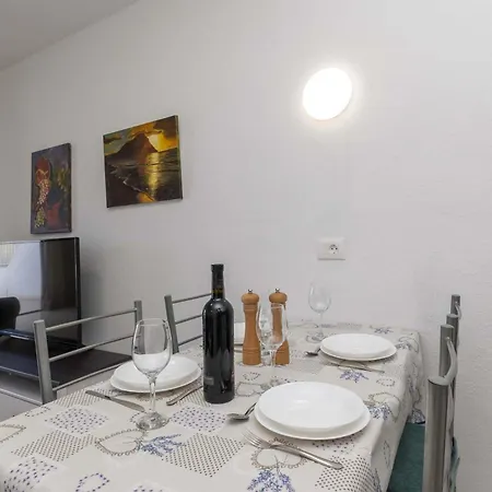 Diamantes 24 - One Bed Διαμέρισμα *
